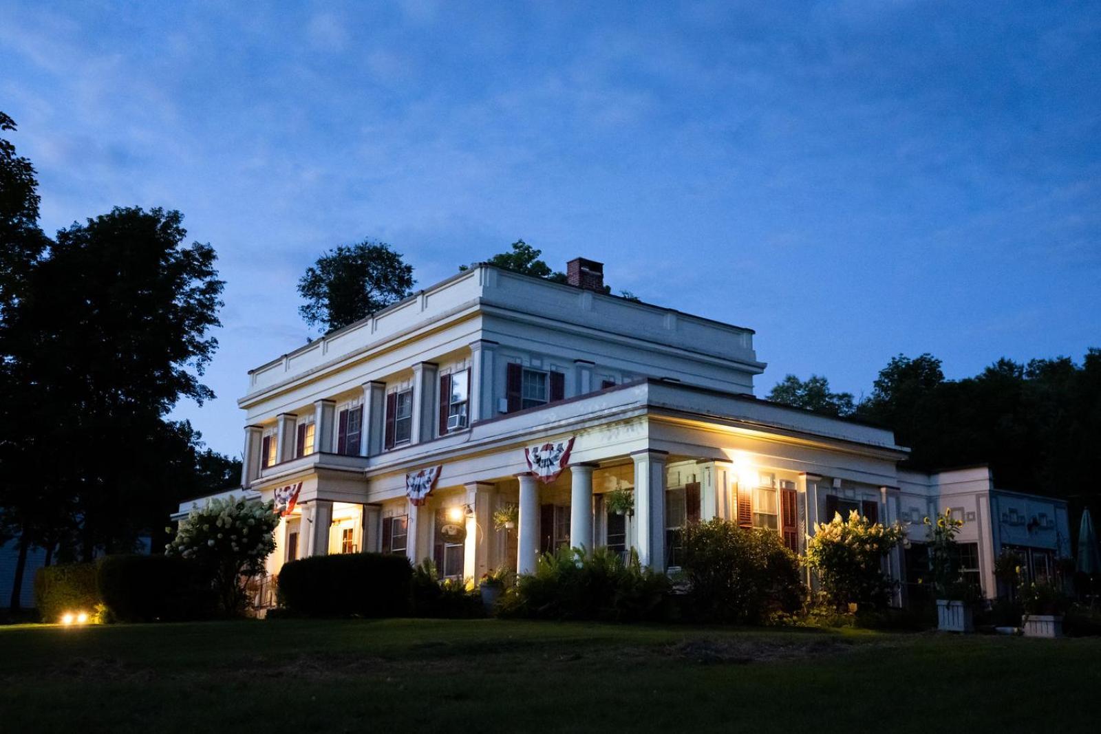 Arlington Inn & Spa Экстерьер фото